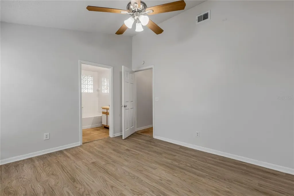 5546 Regal Oak Circle Orlando FL 32810