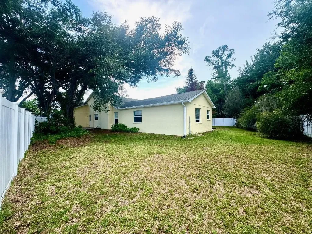 5634 Whitebark Drive Wesley Chapel FL 33543
