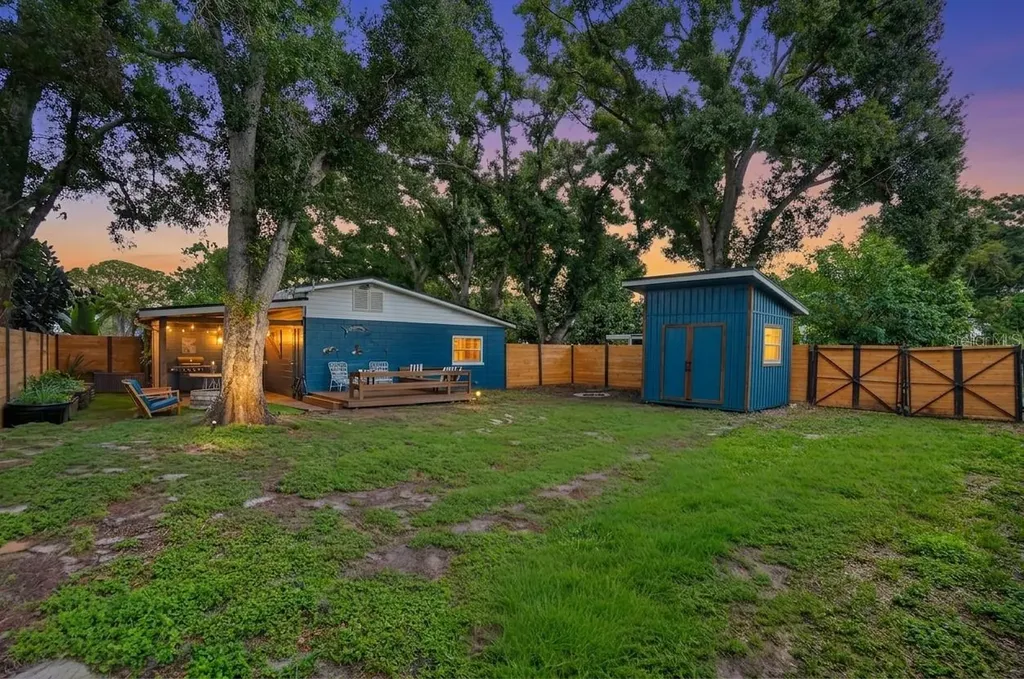 5700 16th Avenue N St Petersburg FL 33710