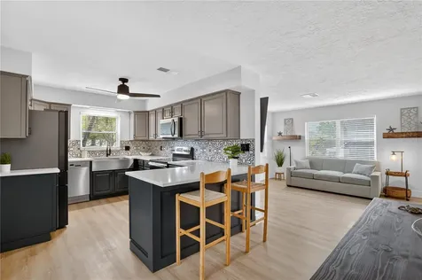 5700 16th Avenue N St Petersburg FL 33710