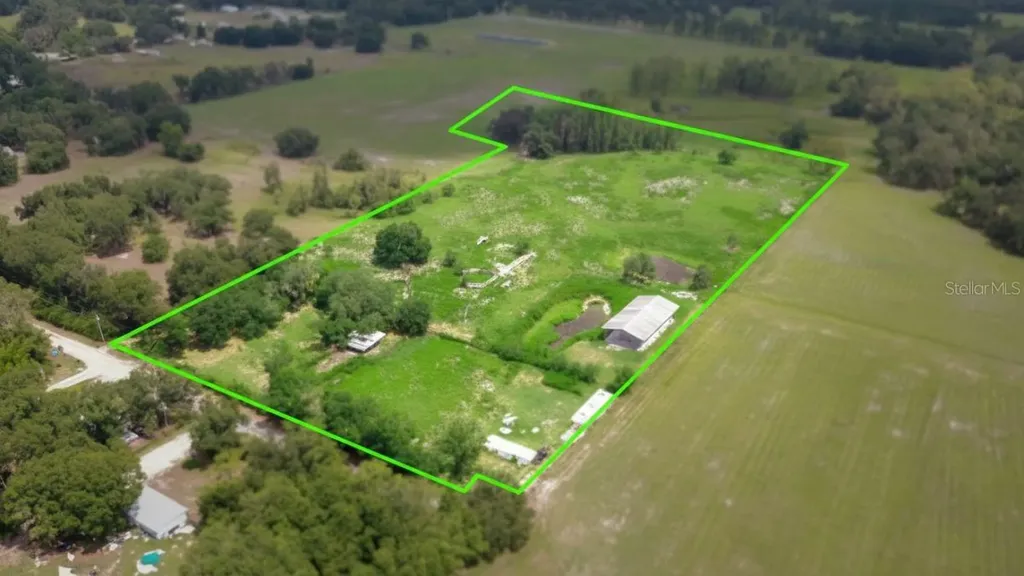 8206 Back Road Plant City FL 33565
