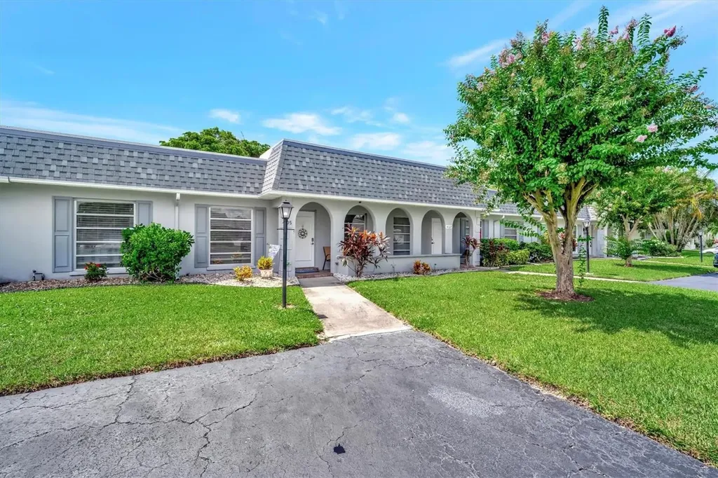 4105 35th Avenue W Bradenton FL 34205