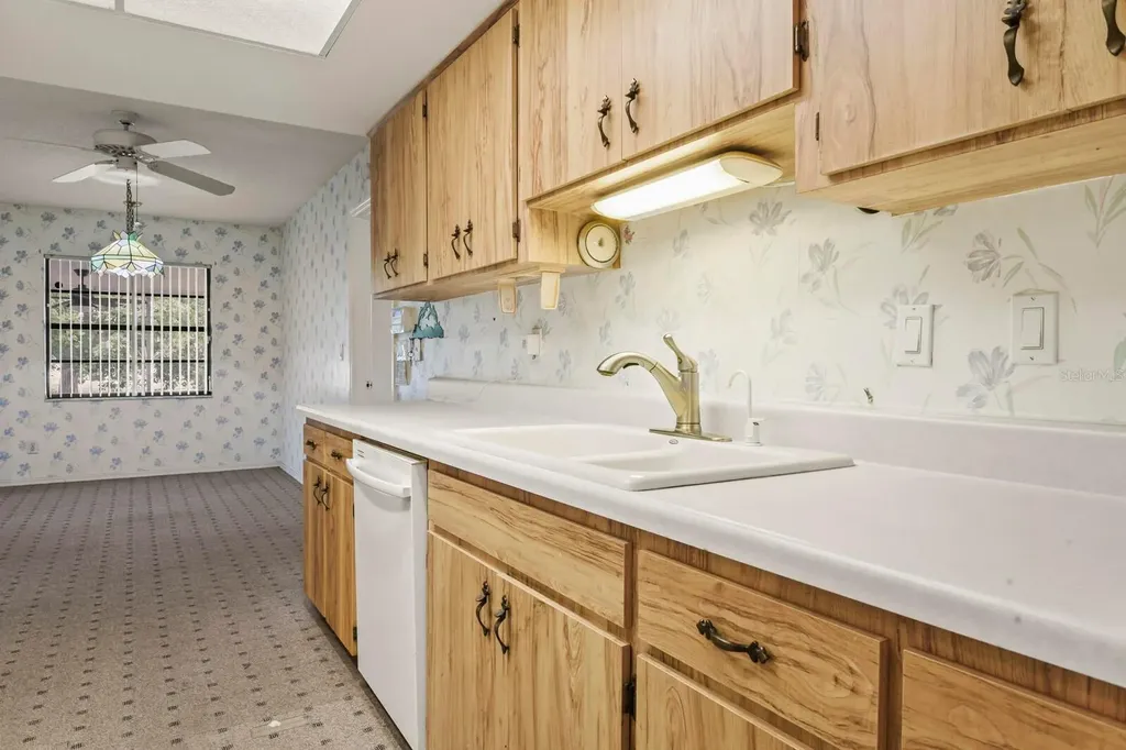 914 Sun Key Court Sun City Center FL 33573