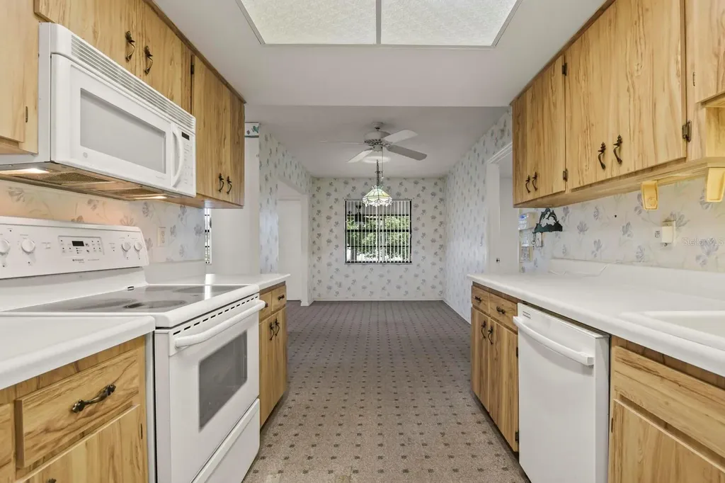 914 Sun Key Court Sun City Center FL 33573