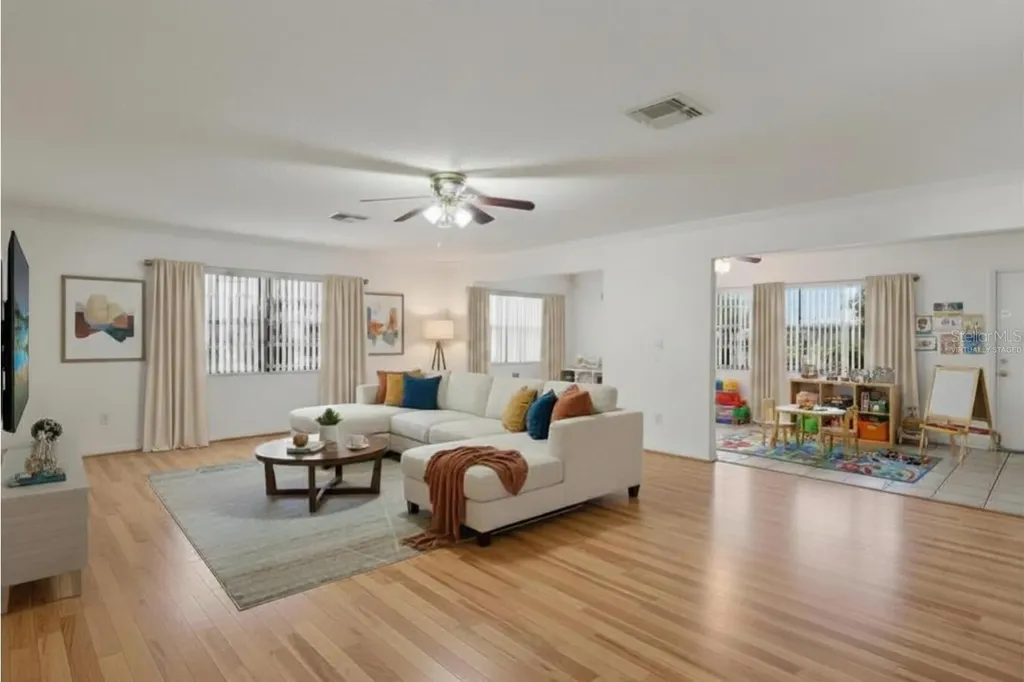 914 Sun Key Court Sun City Center FL 33573