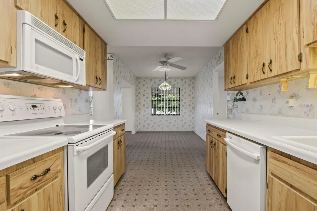 914 Sun Key Court Sun City Center FL 33573