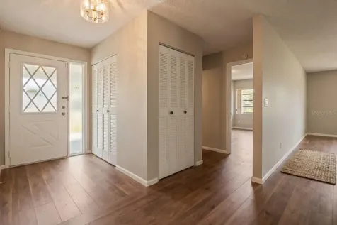 914 Sun Key Court Sun City Center FL 33573
