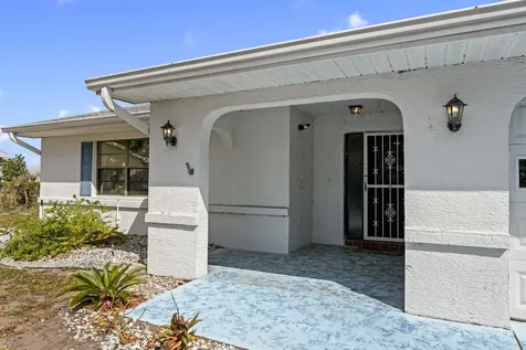 914 Sun Key Court Sun City Center FL 33573