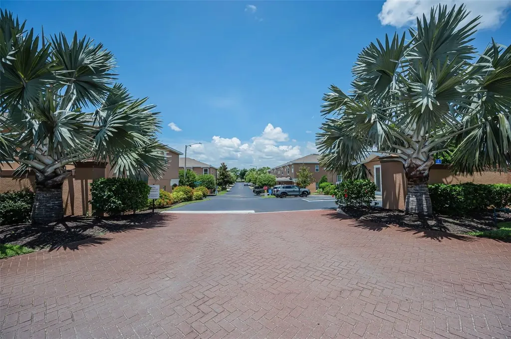 1737 Sommarie Way Tarpon Springs FL 34689