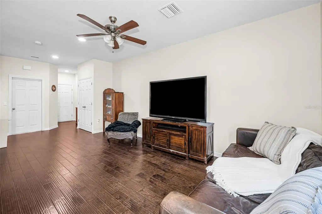 1737 Sommarie Way Tarpon Springs FL 34689
