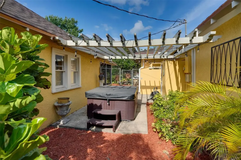 2390 Sheridan Road Mount Dora FL 32757