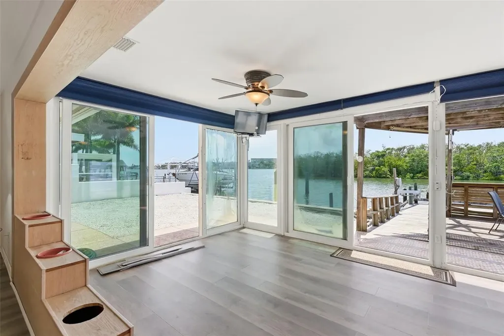 1421 Sea Gull Drive S St Petersburg FL 33707