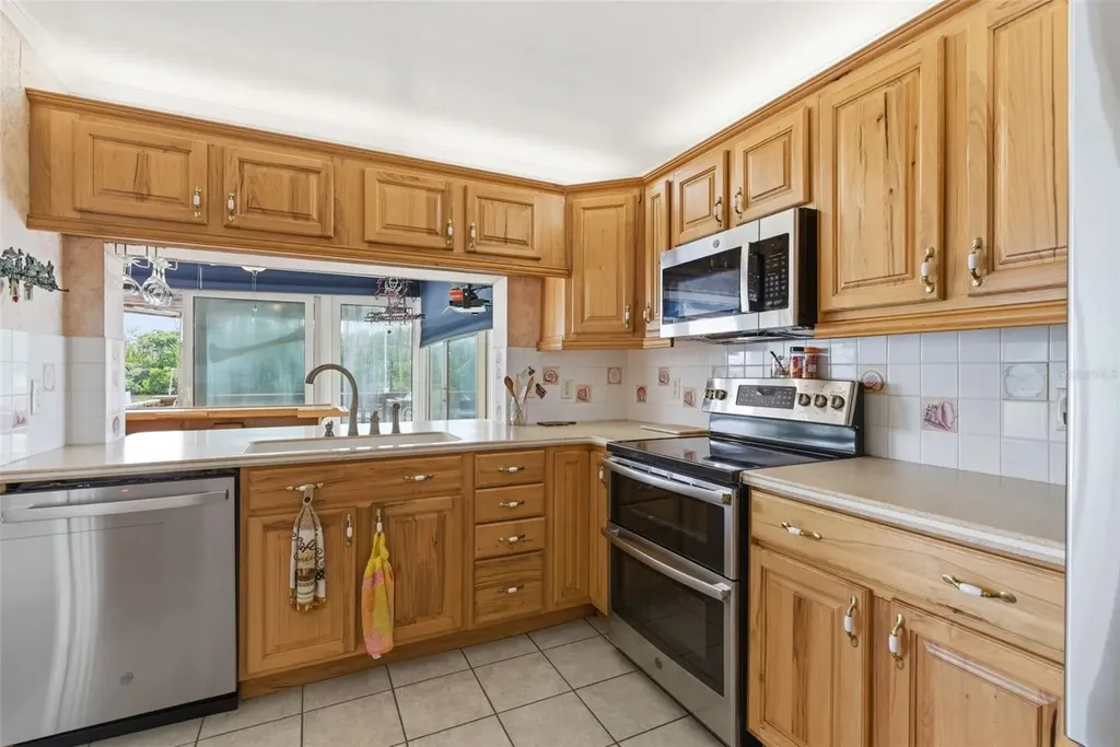 1421 Sea Gull Drive S St Petersburg FL 33707