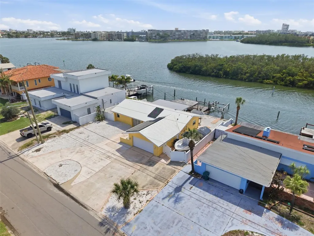 1421 Sea Gull Drive S St Petersburg FL 33707