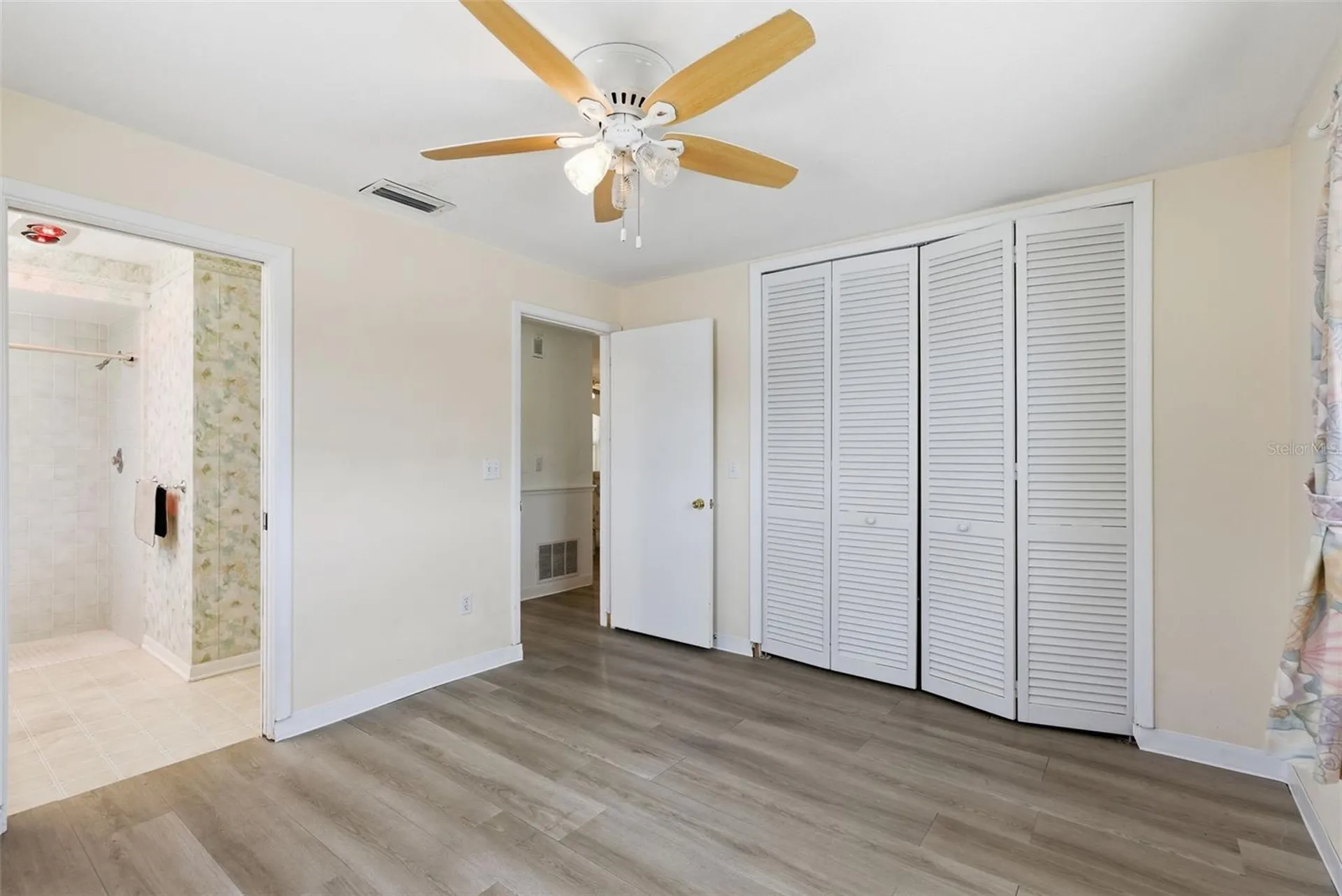 1421 Sea Gull Drive S St Petersburg FL 33707