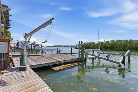 1421 Sea Gull Drive S St Petersburg FL 33707