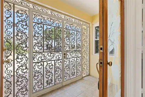 1421 Sea Gull Drive S St Petersburg FL 33707
