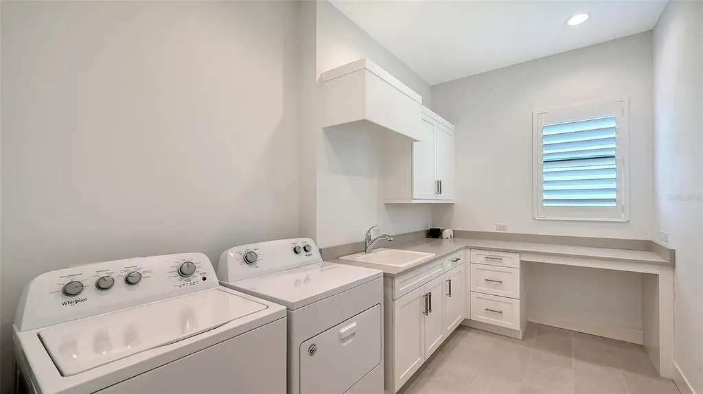 7920 Mainsail Lane Sarasota FL 34240