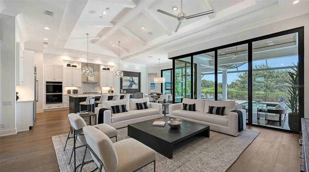 7920 Mainsail Lane Sarasota FL 34240