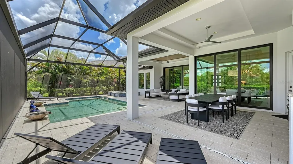 7920 Mainsail Lane Sarasota FL 34240