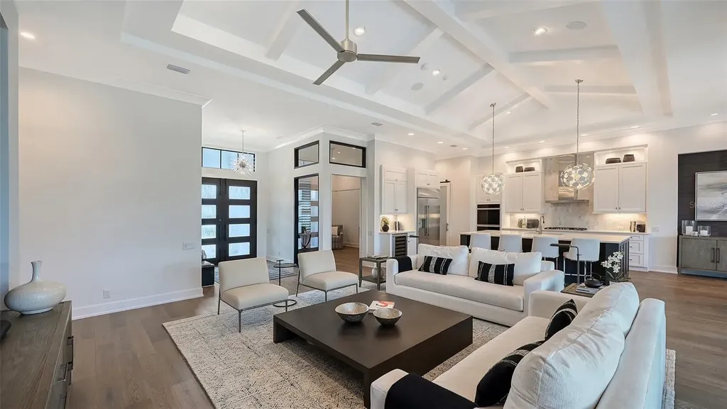 7920 Mainsail Lane Sarasota FL 34240