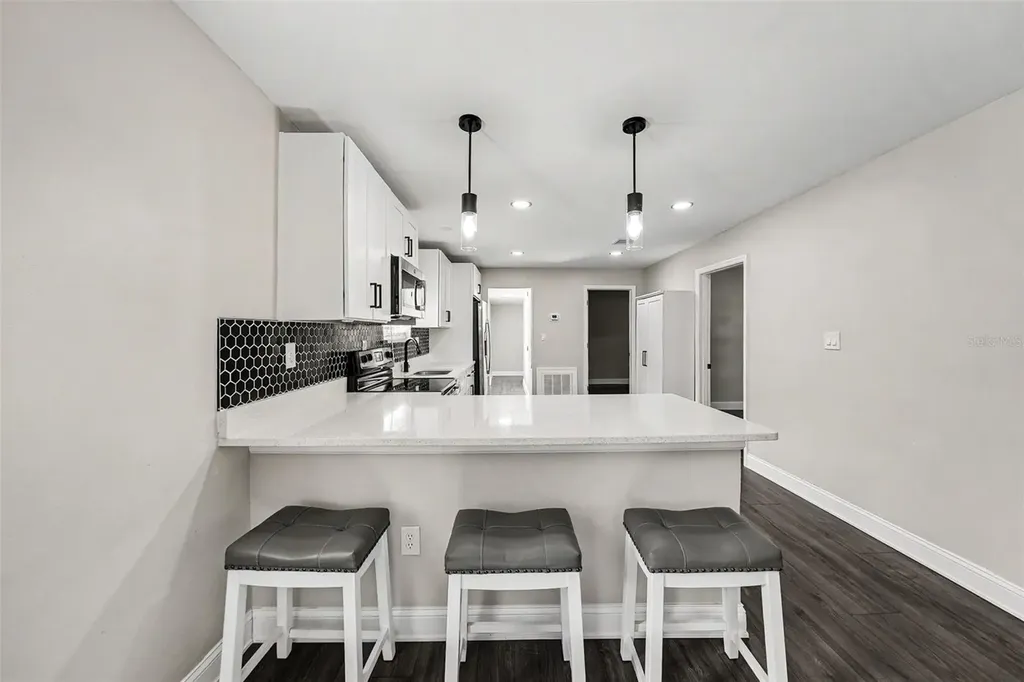 1204 E Cayuga Street Tampa FL 33603