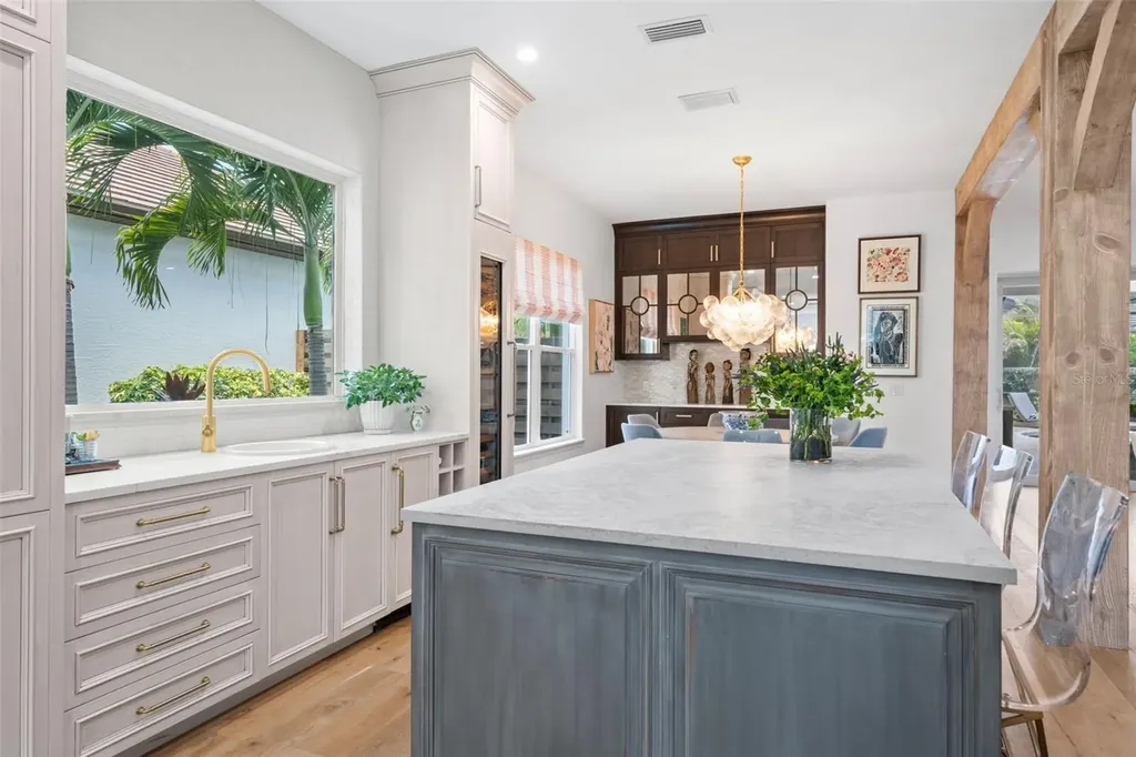 1915 Clematis Street Sarasota FL 34239
