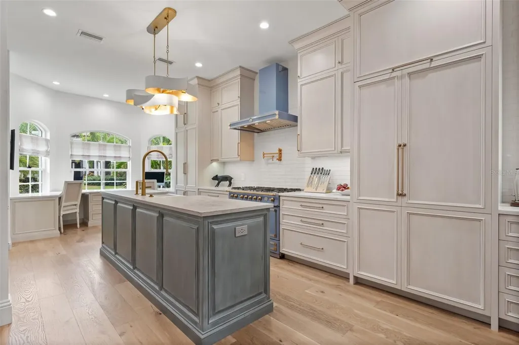 1915 Clematis Street Sarasota FL 34239