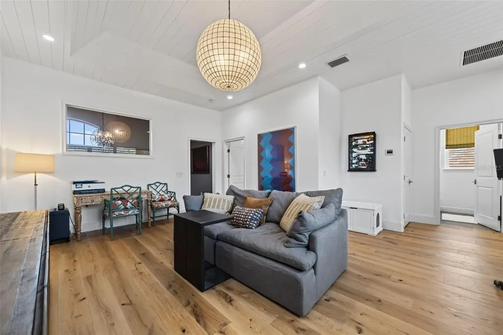 1915 Clematis Street Sarasota FL 34239