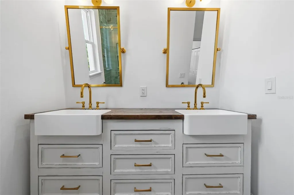 1915 Clematis Street Sarasota FL 34239