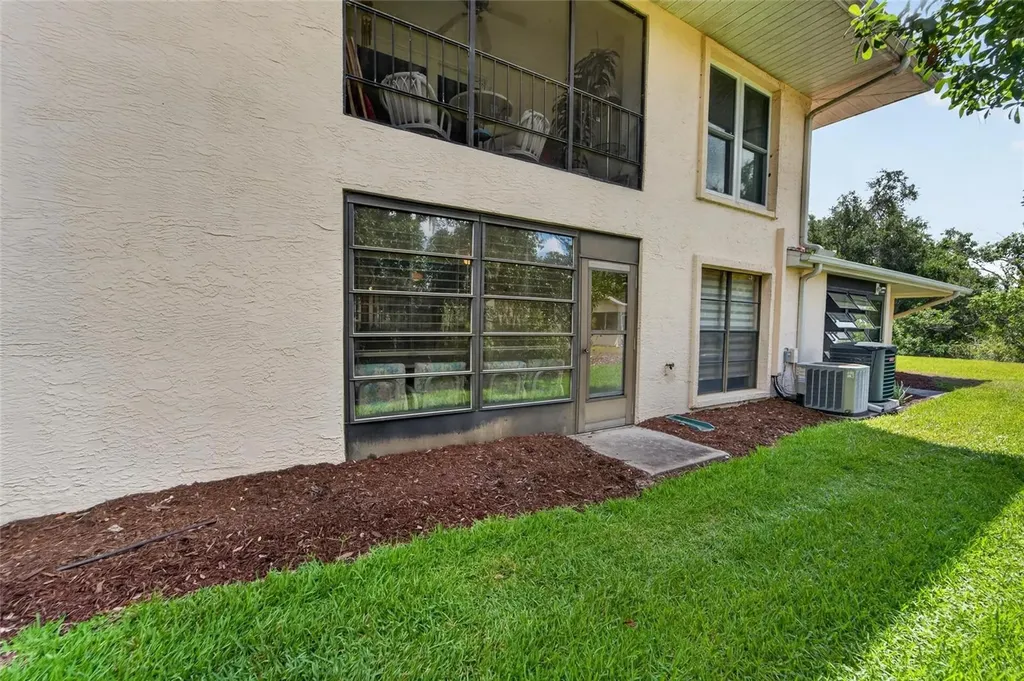 319 Knottwood Court Sun City Center FL 33573