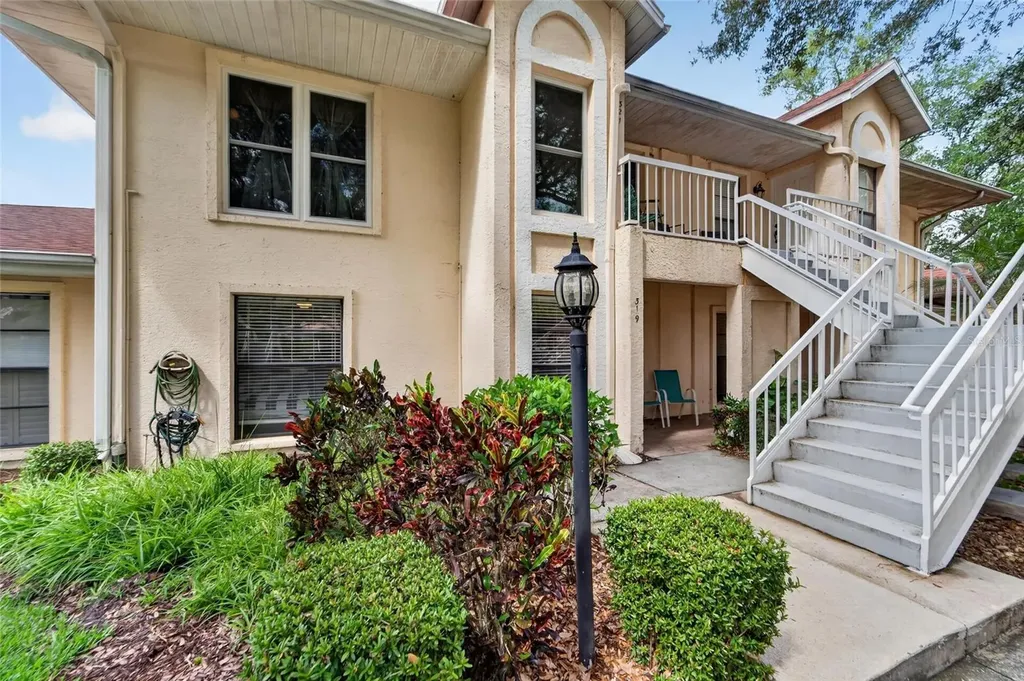 319 Knottwood Court Sun City Center FL 33573