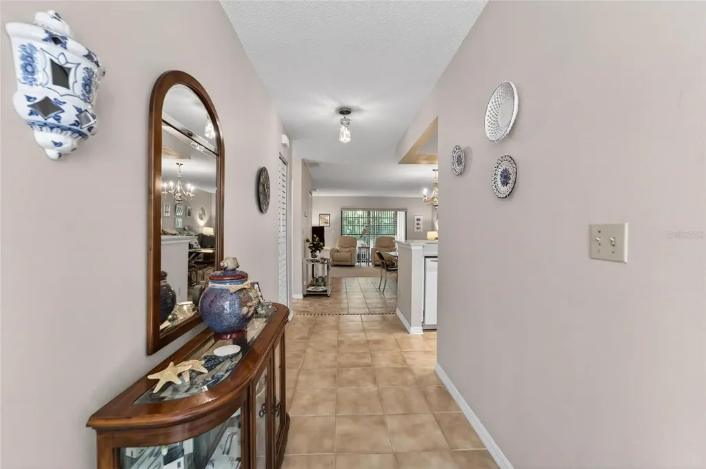 319 Knottwood Court Sun City Center FL 33573