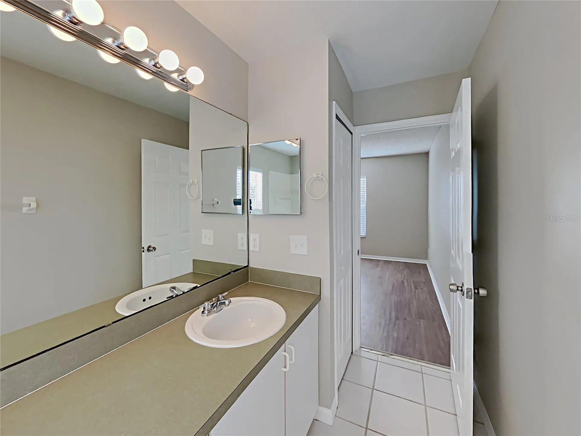 2184 Heathwood Circle Orlando FL 32828