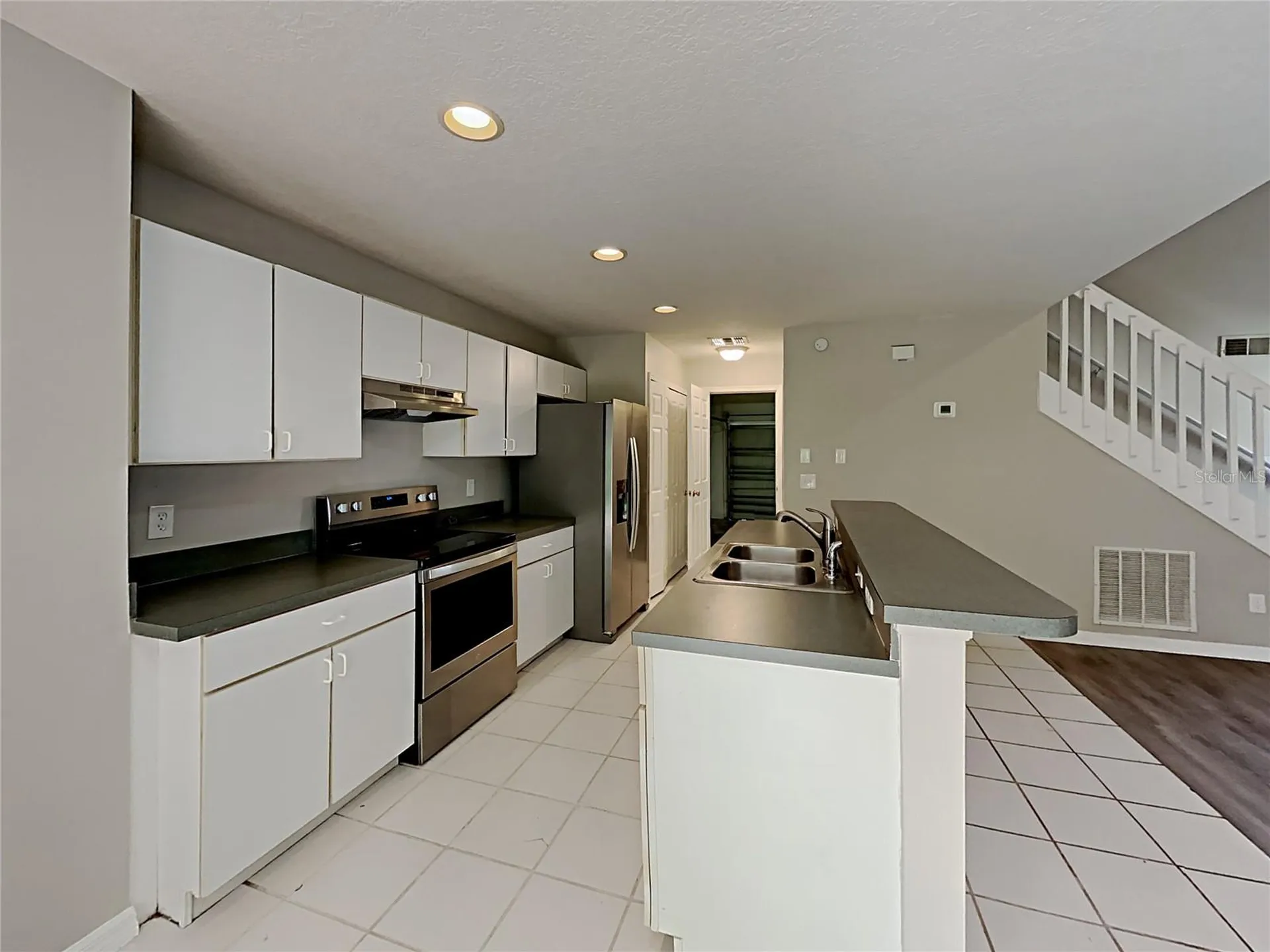2184 Heathwood Circle Orlando FL 32828