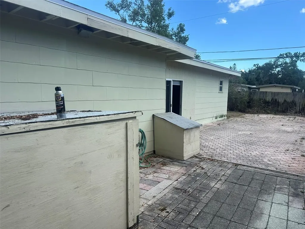 7326 11th Avenue N St Petersburg FL 33710