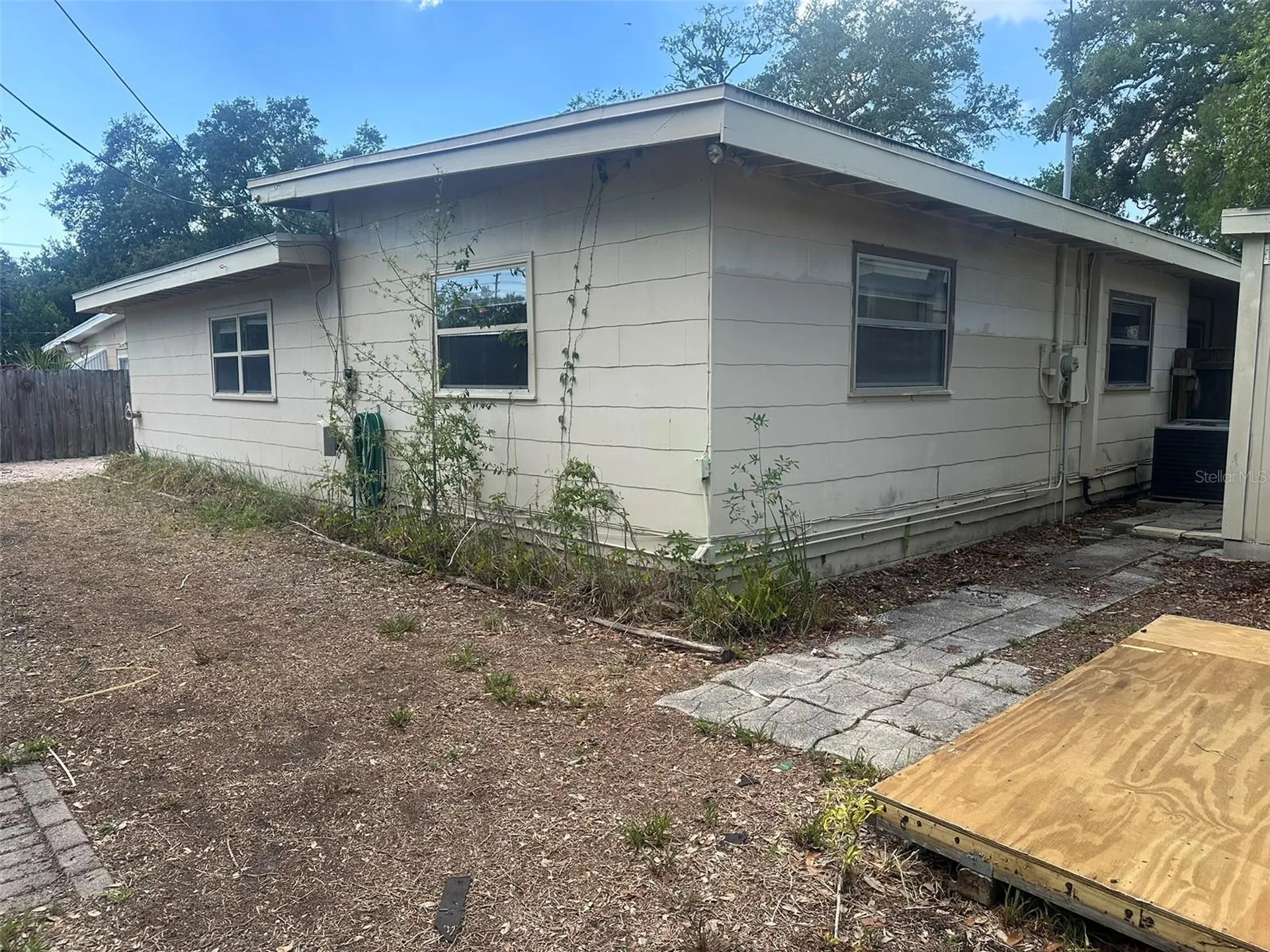 7326 11th Avenue N St Petersburg FL 33710