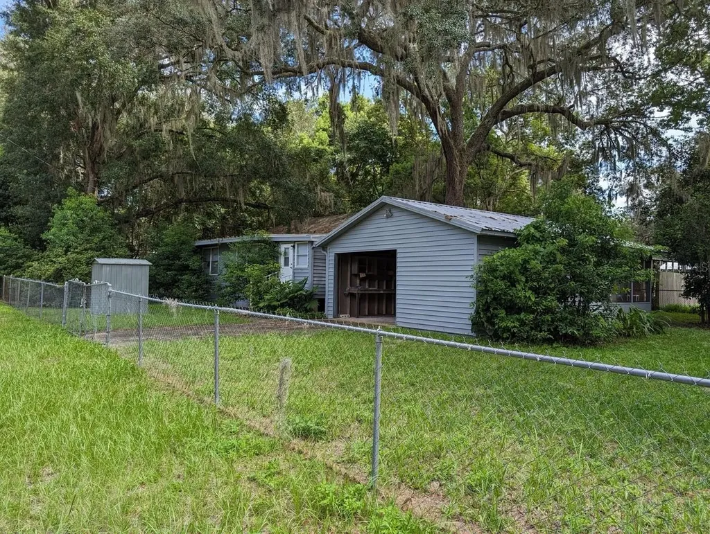 25130 NE 132nd Lane Salt Springs FL 32134