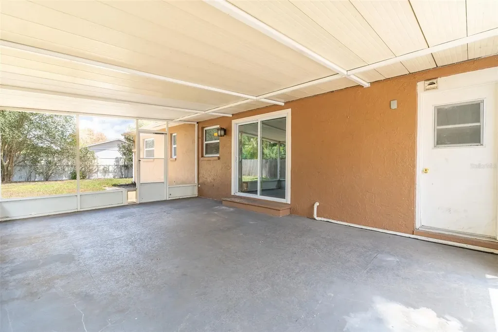 614 E Wheeler Road Seffner FL 33584