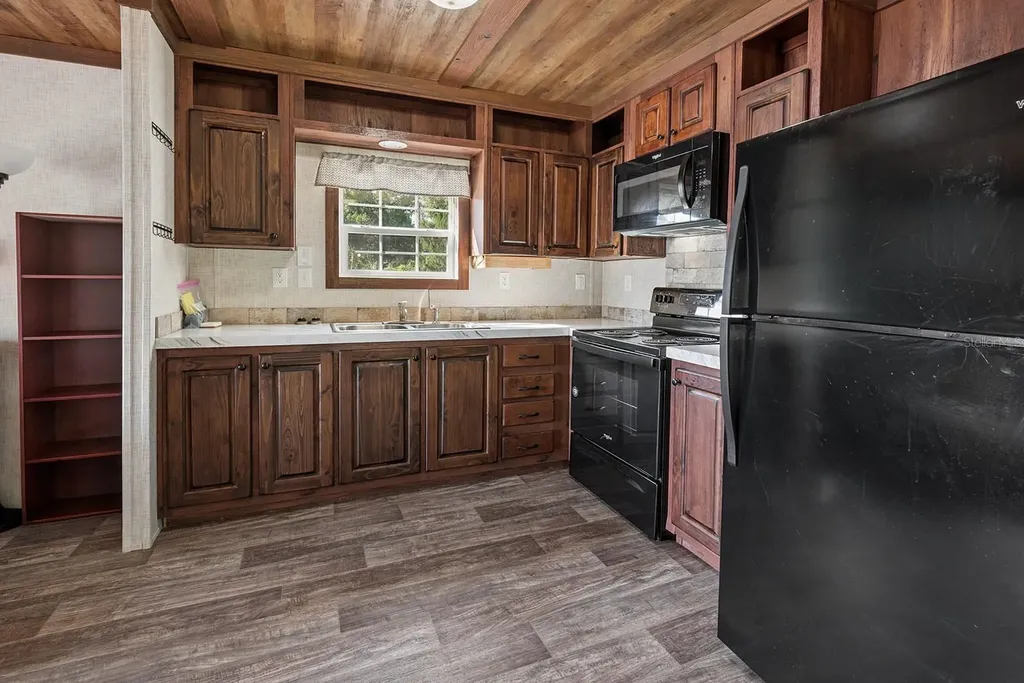 588 S County Road 21 Hawthorne FL 32640