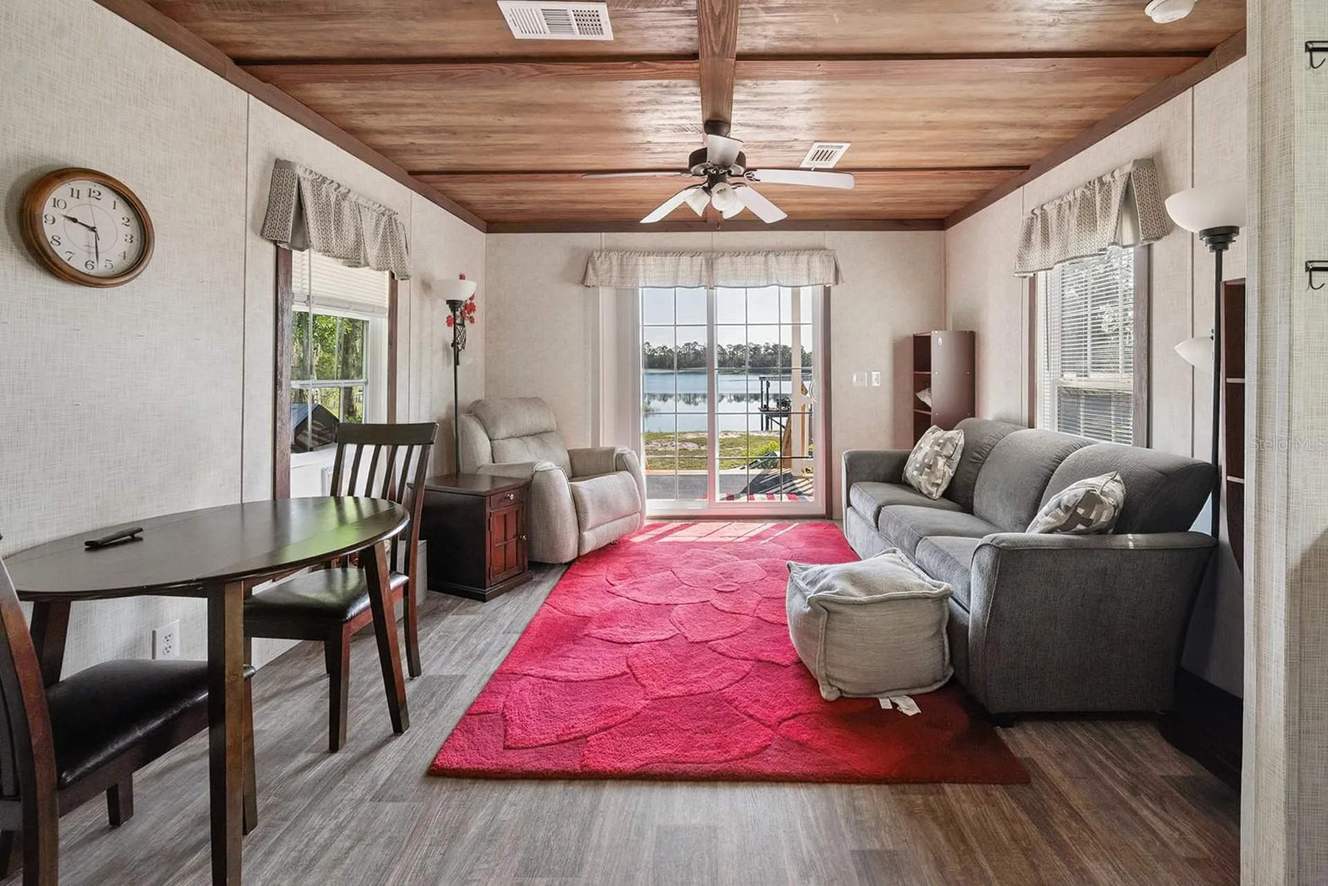 588 S County Road 21 Hawthorne FL 32640