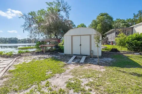 588 S County Road 21 Hawthorne FL 32640