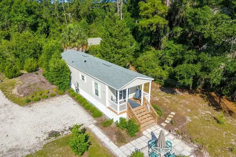 588 S County Road 21 Hawthorne FL 32640
