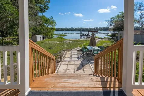 588 S County Road 21 Hawthorne FL 32640