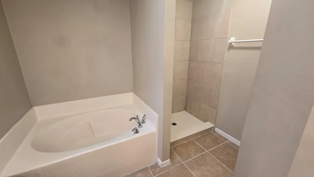 2018 Chickadee Drive Apopka FL 32703