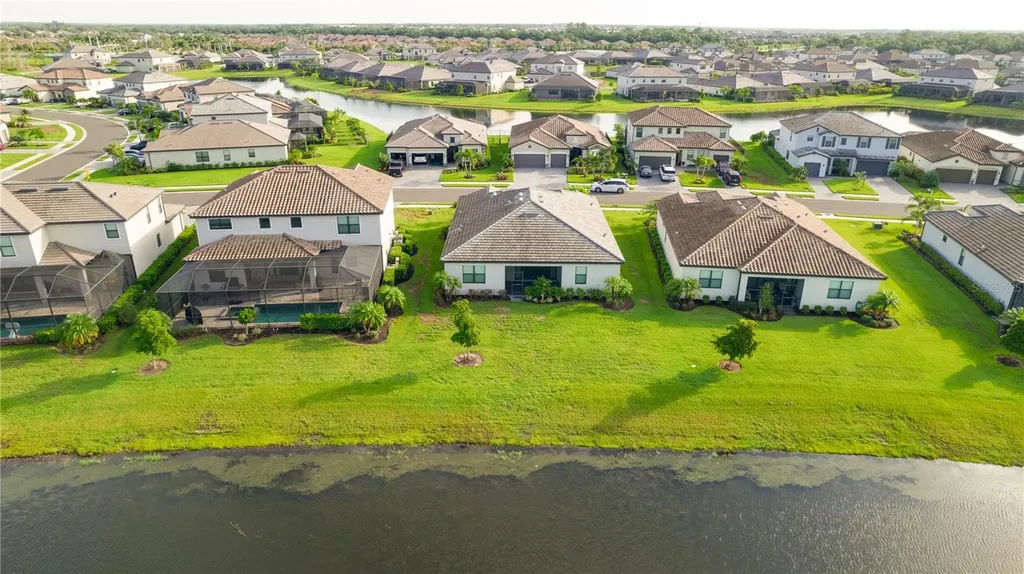 5040 Seafoam Trail Bradenton FL 34211