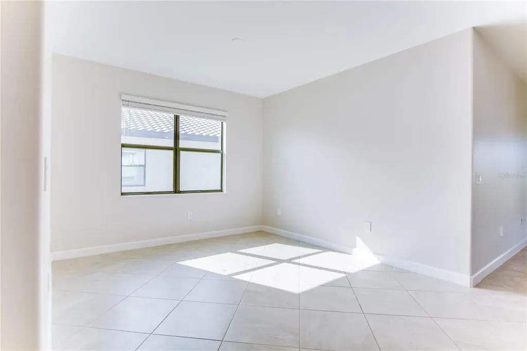 5040 Seafoam Trail Bradenton FL 34211