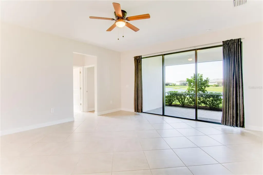 5040 Seafoam Trail Bradenton FL 34211