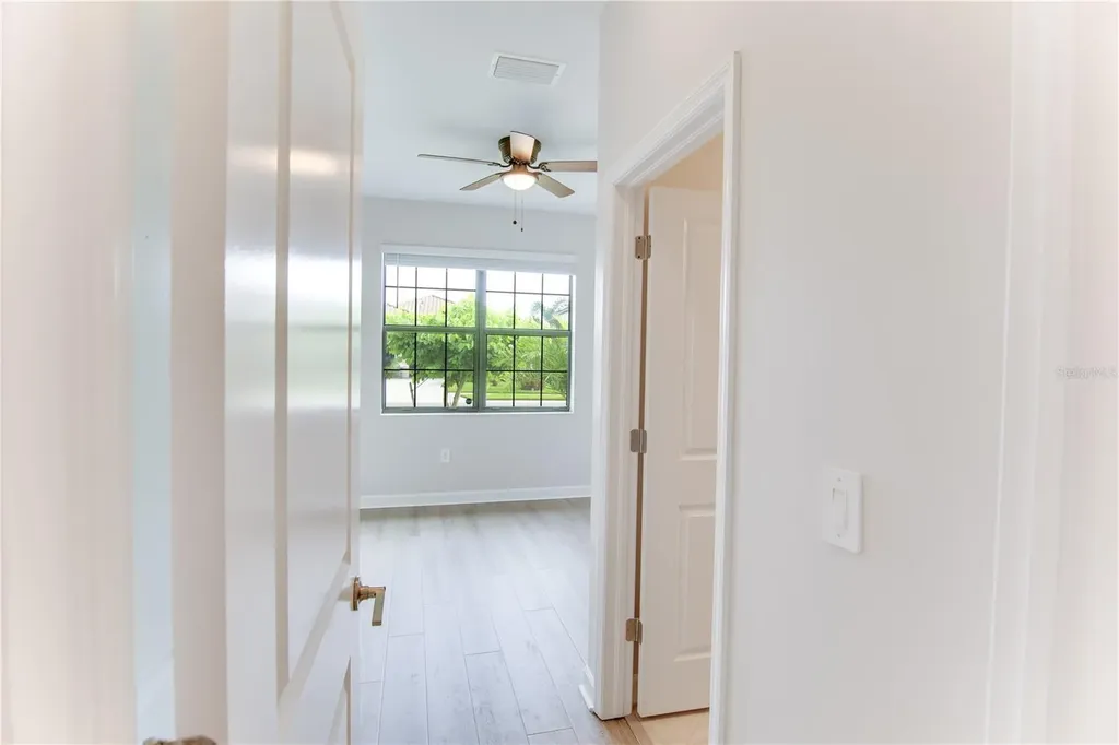 5040 Seafoam Trail Bradenton FL 34211