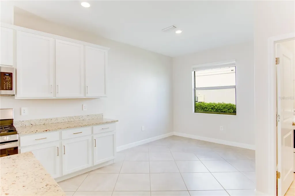 5040 Seafoam Trail Bradenton FL 34211